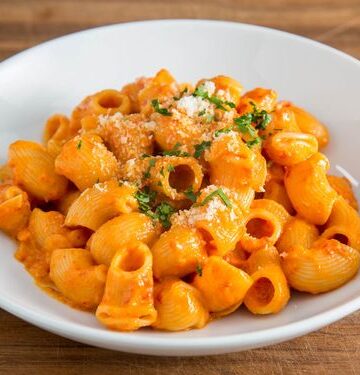 Carbon Spicy Rigatoni